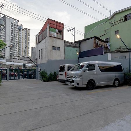 Ihotel Uptown Bgc Manila Exterior photo